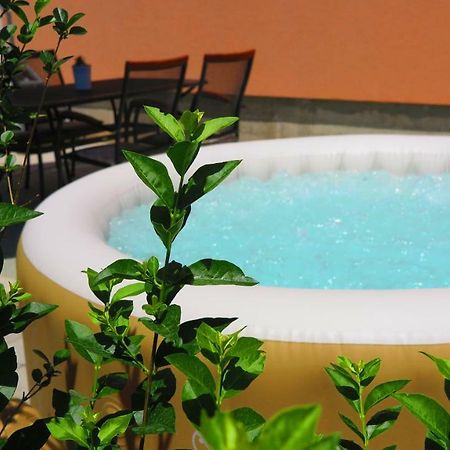 Apartment Gamma With Hydromassage Mini Pool Near Split Zrnovnica Экстерьер фото