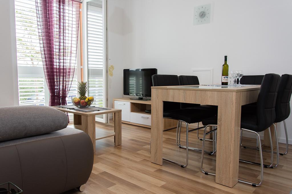 Apartment Gamma With Hydromassage Mini Pool Near Split Zrnovnica Экстерьер фото