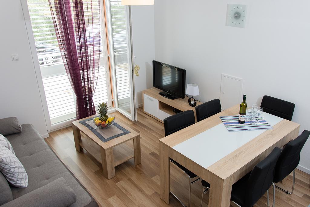 Apartment Gamma With Hydromassage Mini Pool Near Split Zrnovnica Экстерьер фото