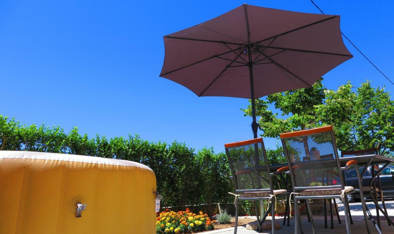 Apartment Gamma With Hydromassage Mini Pool Near Split Zrnovnica Экстерьер фото