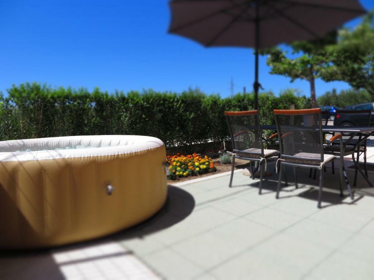 Apartment Gamma With Hydromassage Mini Pool Near Split Zrnovnica Экстерьер фото